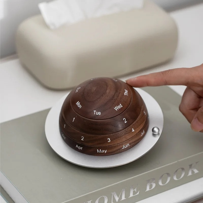 クリエイティブブラックウォールナット無垢材惑星カレンダーデス - Office Tech Gadgets のレビューと価格