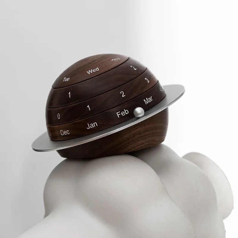 クリエイティブブラックウォールナット無垢材惑星カレンダーデス - Office Tech Gadgets のレビューと価格